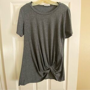 Comfy short sleeve knotted tee